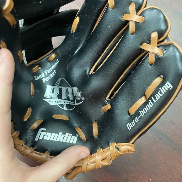 Franklin Ready To Play Baseball Glove - Picture 2 of 3